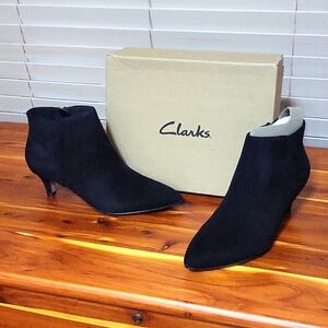 Clark's Linvale Sea Black Suede Booties 9M